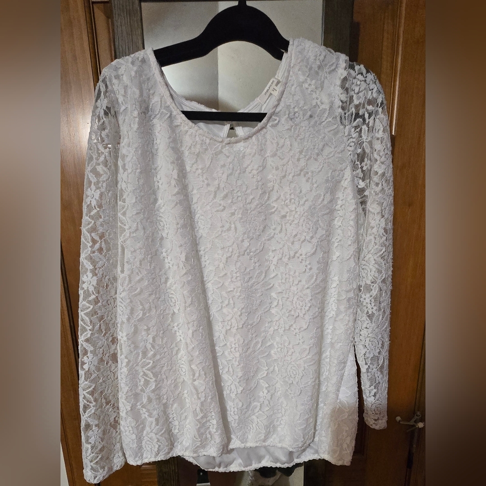 New Never Worn With Tags Maurices 2XL White Long Sleeve Lace Blouse